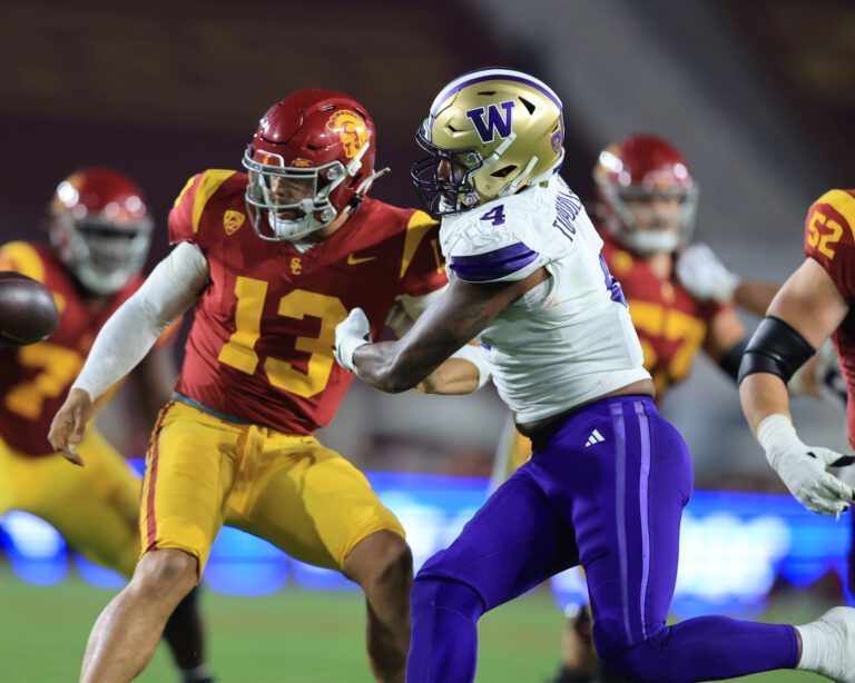 Washington’s Zion Tupuola-Fetui Nominated For Capital One Orange Bowl ...